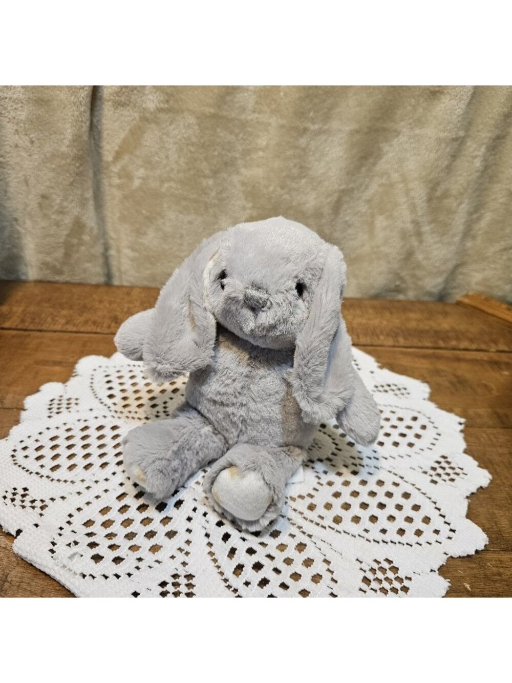 Cloud B Dreamy Hugginz Gray Bunny Rabbit Plush Gold Star Musical  Soft